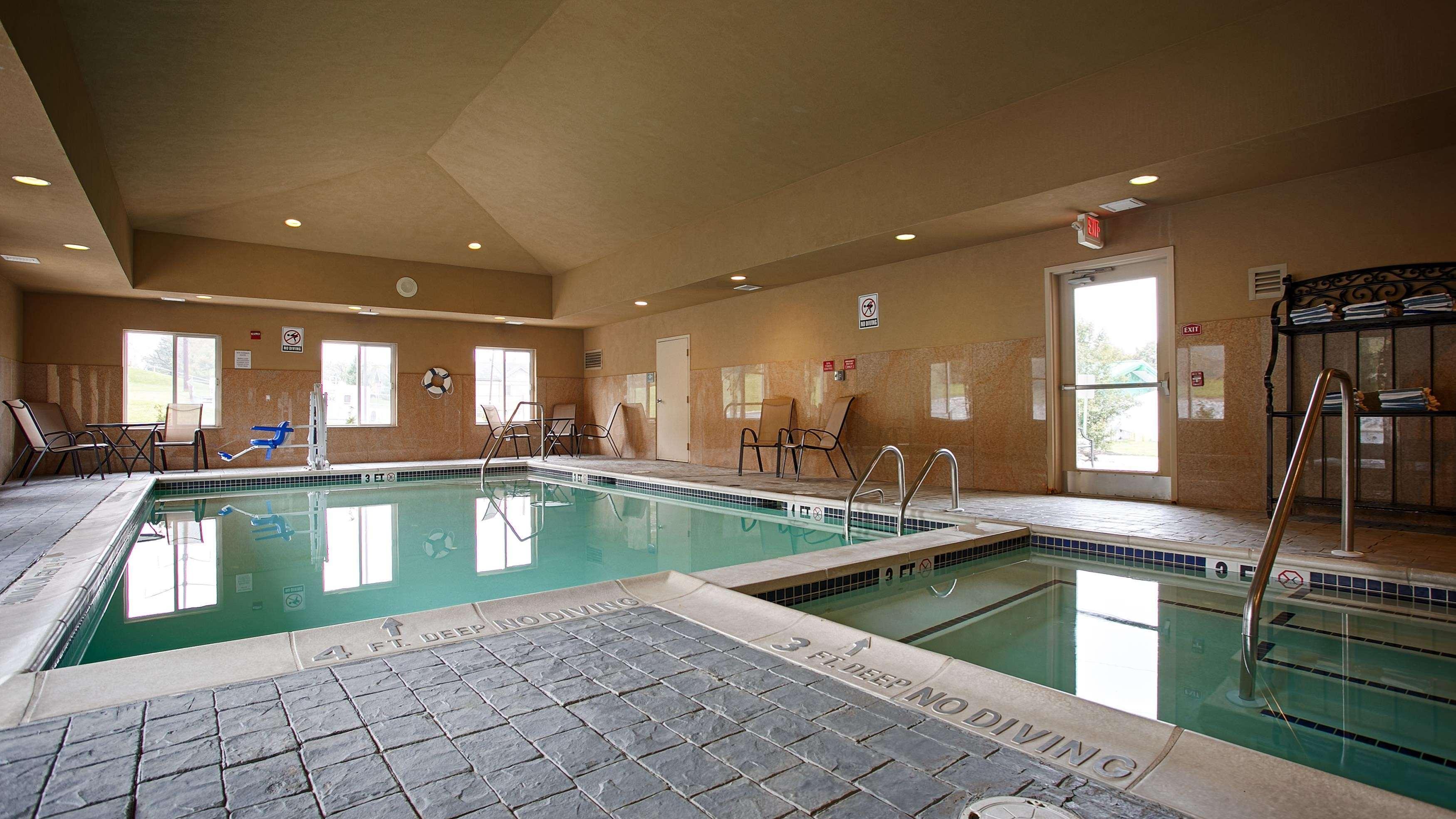 Best Western Plus New Cumberland Eksteriør billede