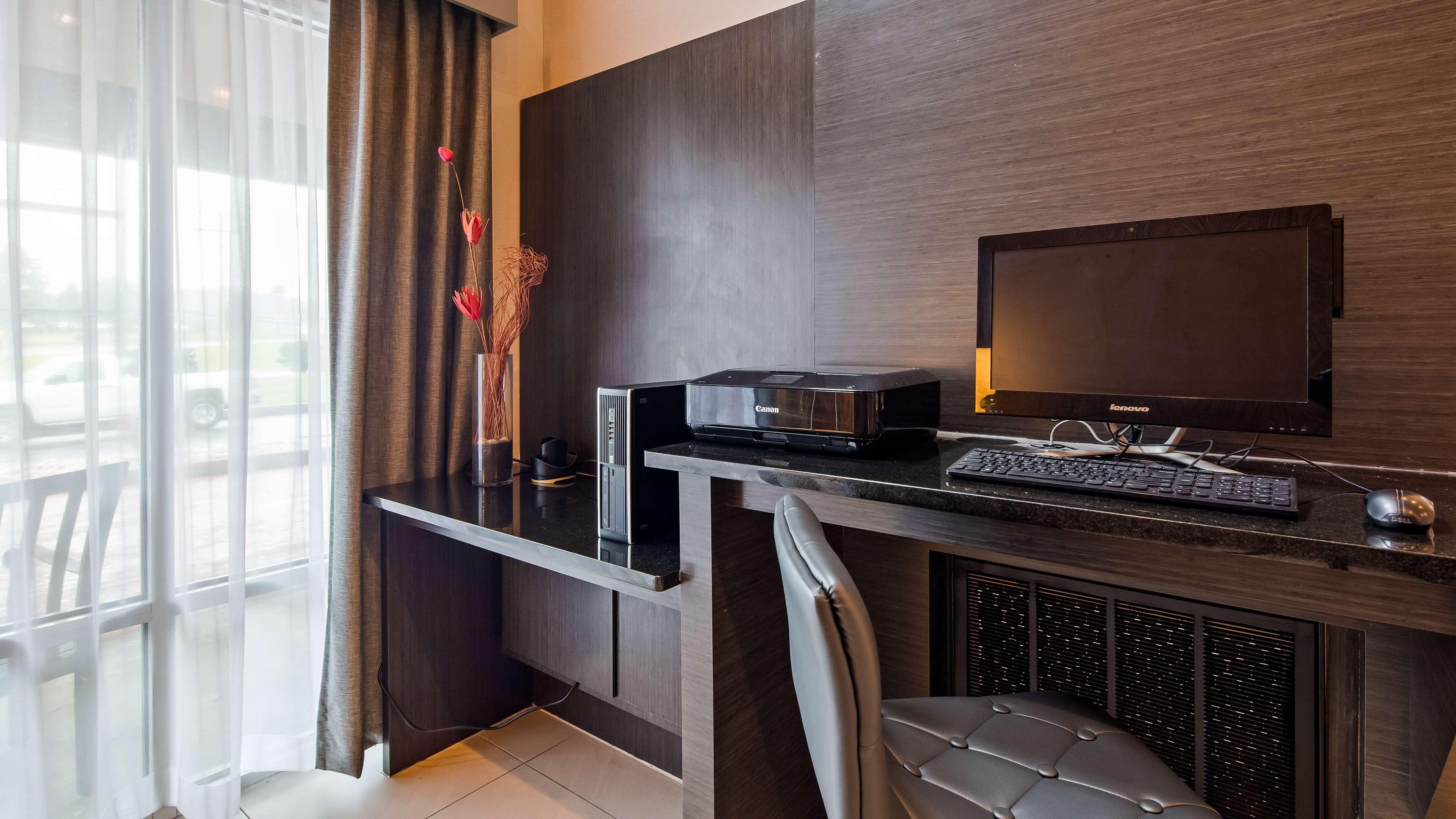 Best Western Plus New Cumberland Eksteriør billede
