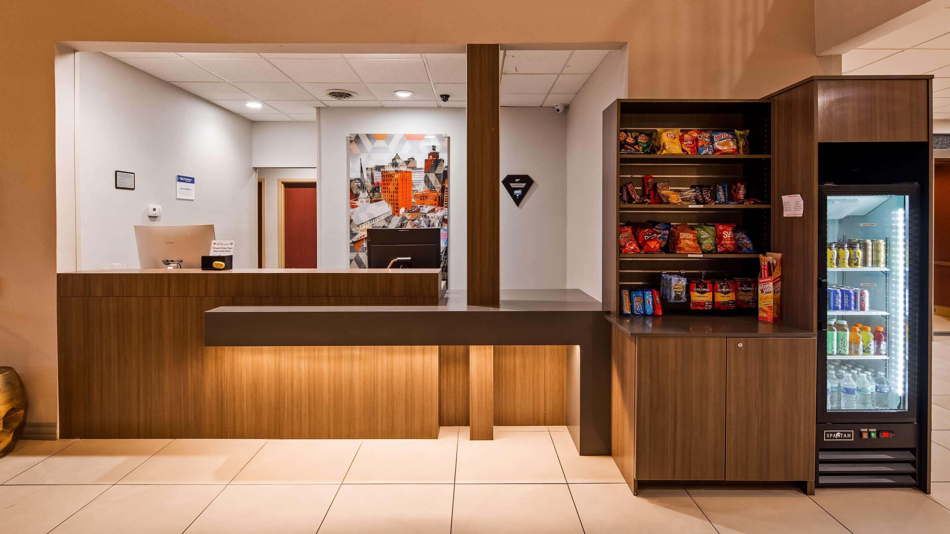 Best Western Plus New Cumberland Eksteriør billede
