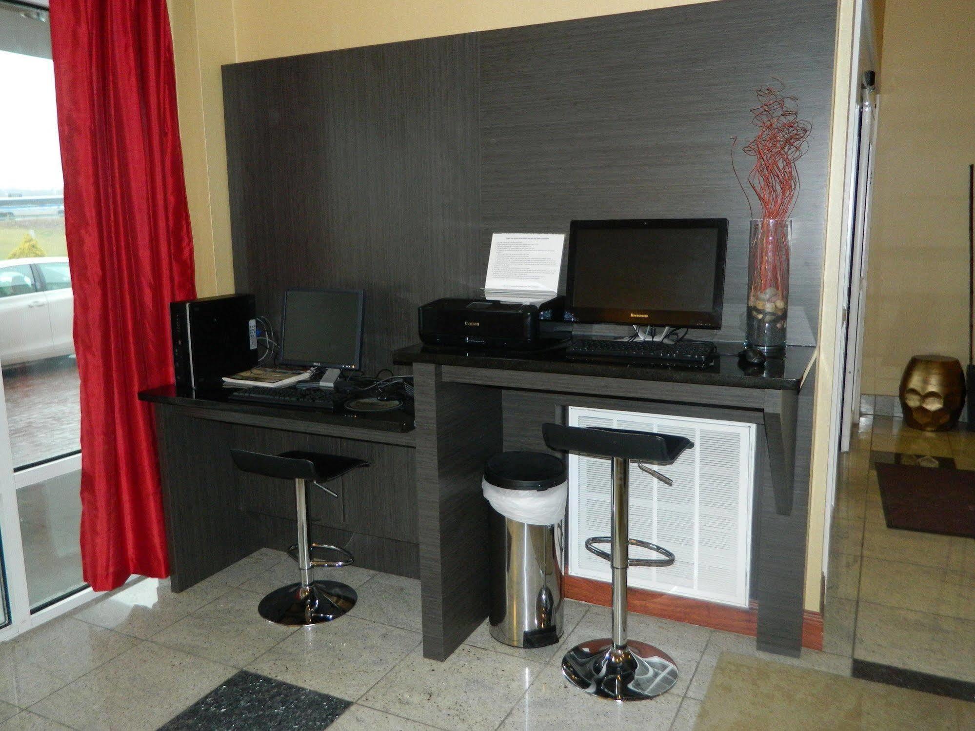 Best Western Plus New Cumberland Eksteriør billede